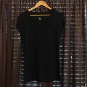 Black v neck tee